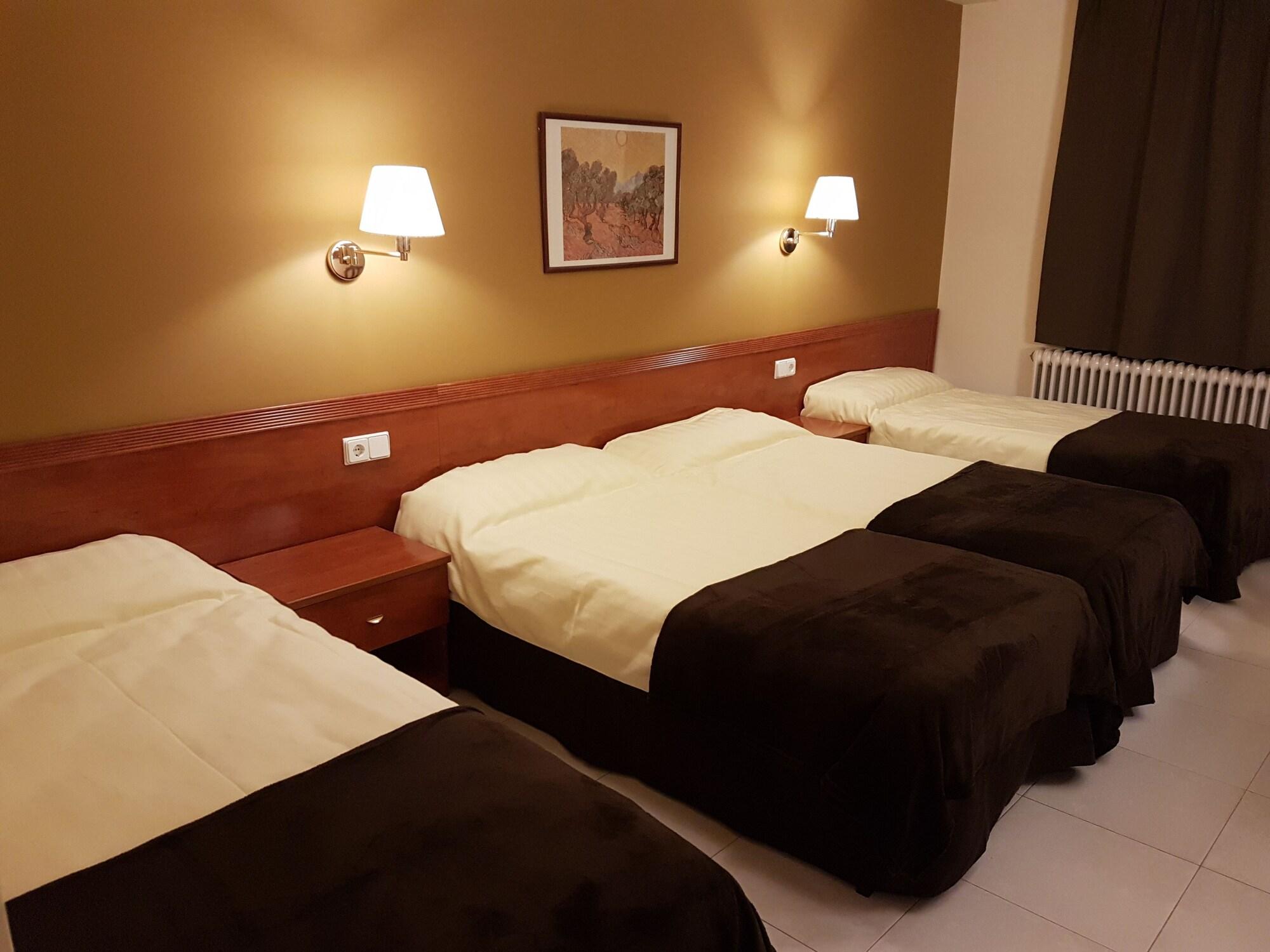 Hotel Guineu Pas De La Casa Bagian luar foto