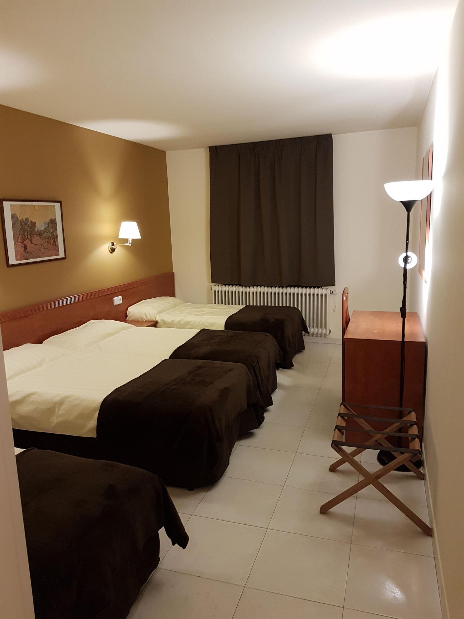 Hotel Guineu Pas De La Casa Bagian luar foto