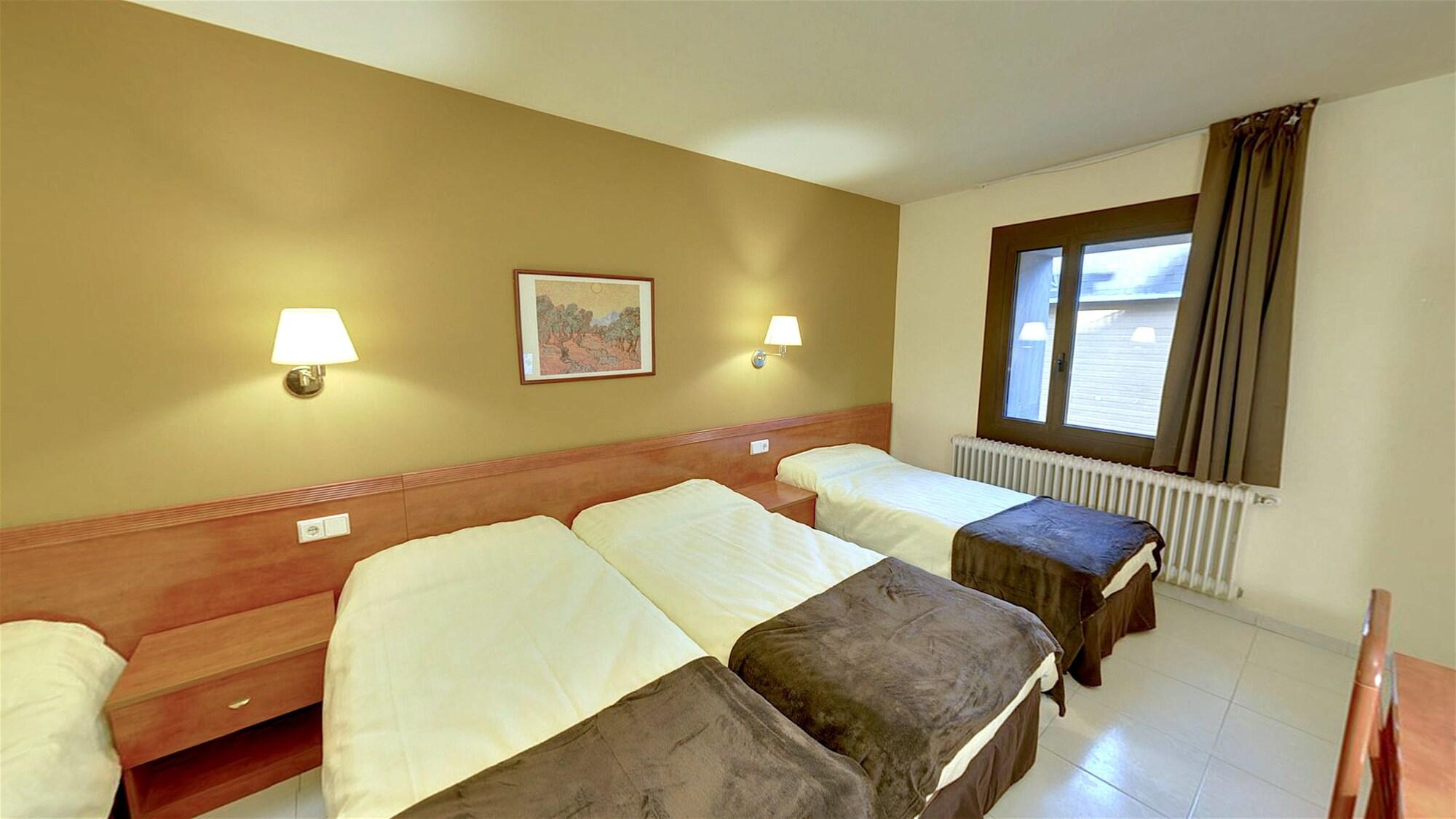 Hotel Guineu Pas De La Casa Bagian luar foto