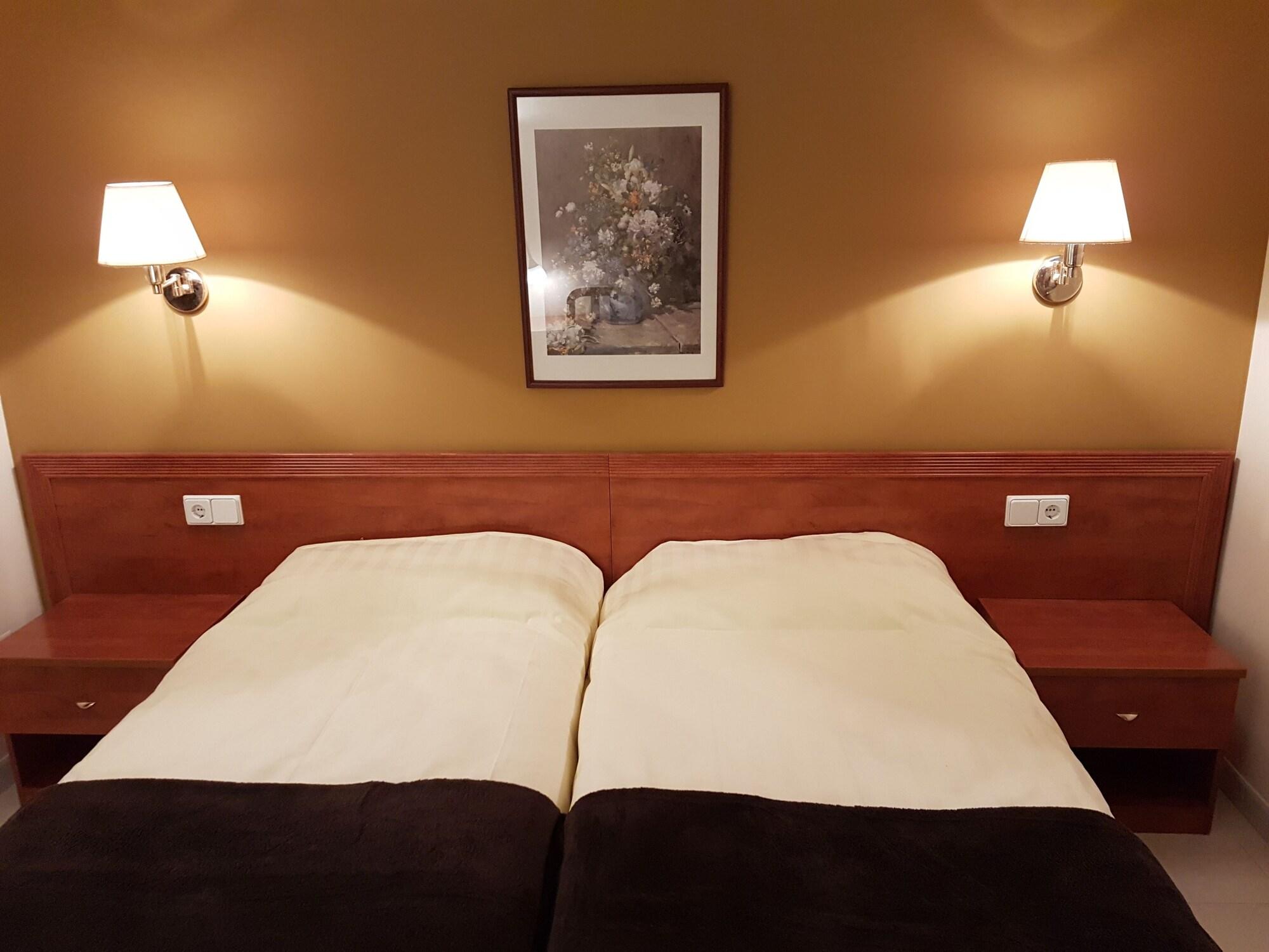 Hotel Guineu Pas De La Casa Bagian luar foto